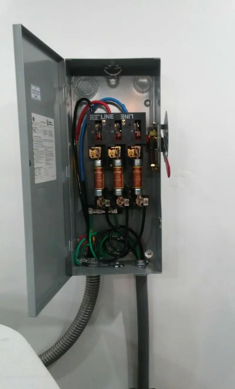 Three-phase disconnect switch installed for Electrical Wiring & Rewiring in Highfill